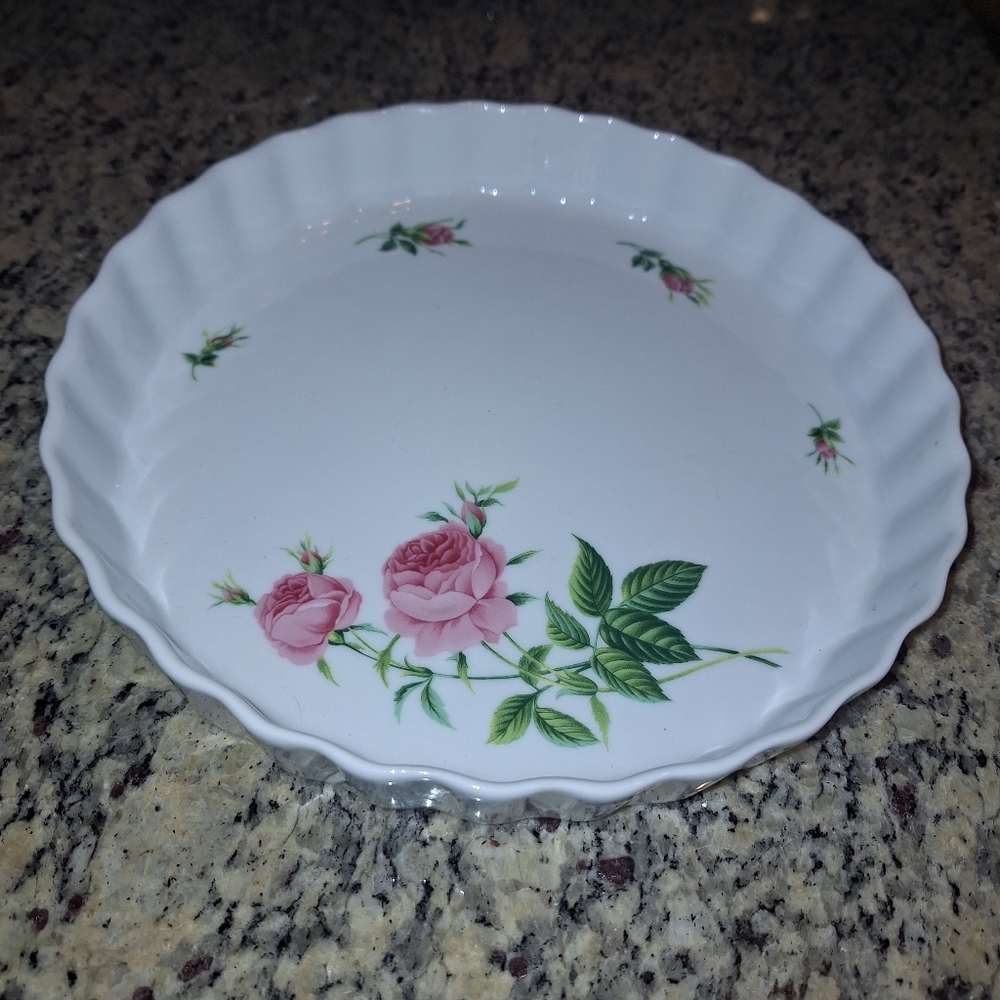Vintage Quiche Dish~Tart~Christineholm~Rose~Scalloped Edge~Floral